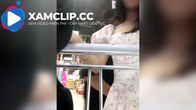 Tổng hợp clip vụ hai cô gái xinh đẹp hồn nhiên public ở Aeon Mall #3