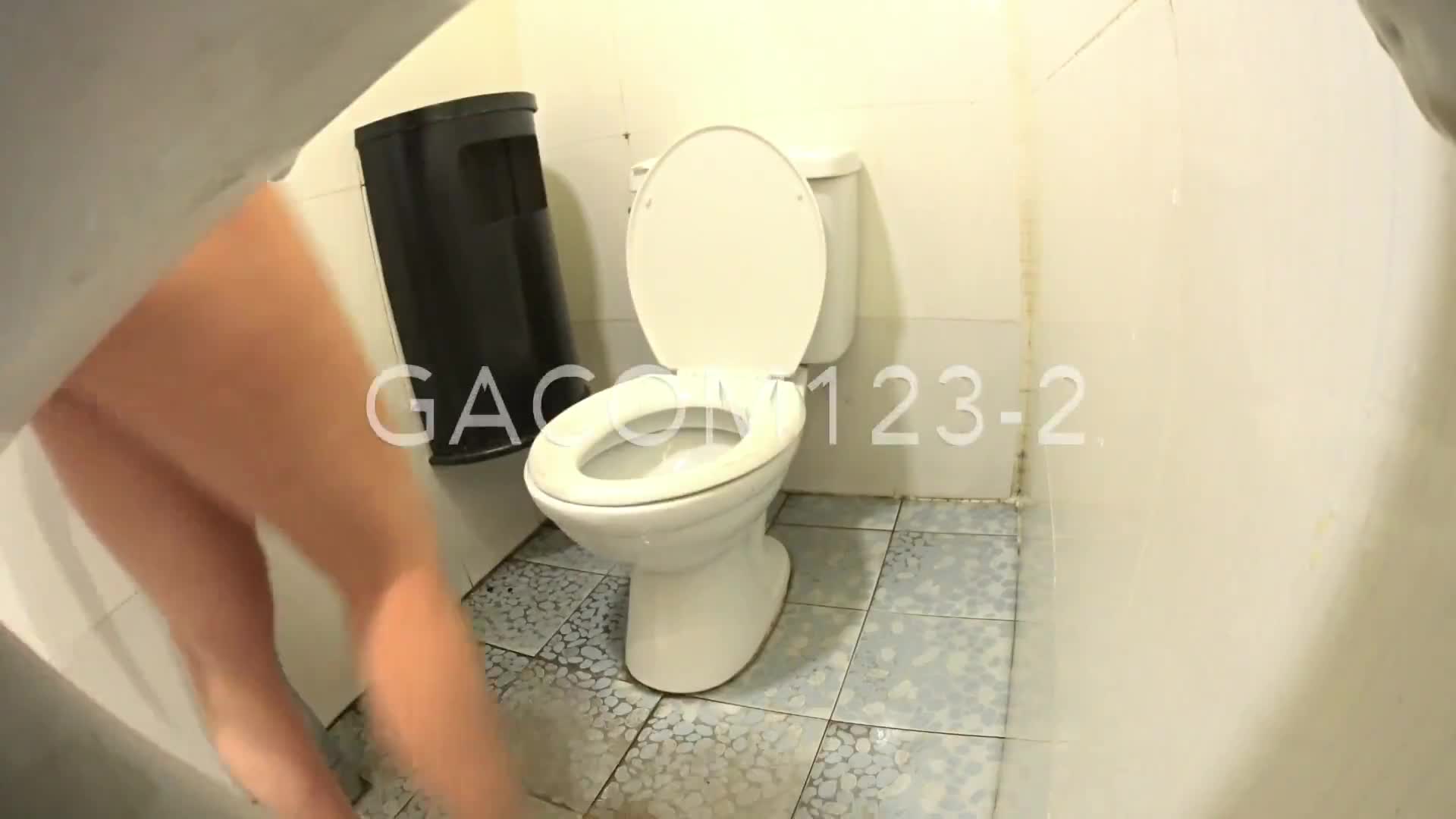 Xin clip toilet học sinh cấp 3 Việt Nam